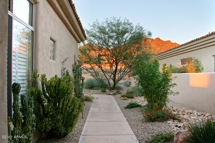 11059 East Turnberry Road Scottsdale, AZ 85255 - Photo 27 of 35 Entry Path