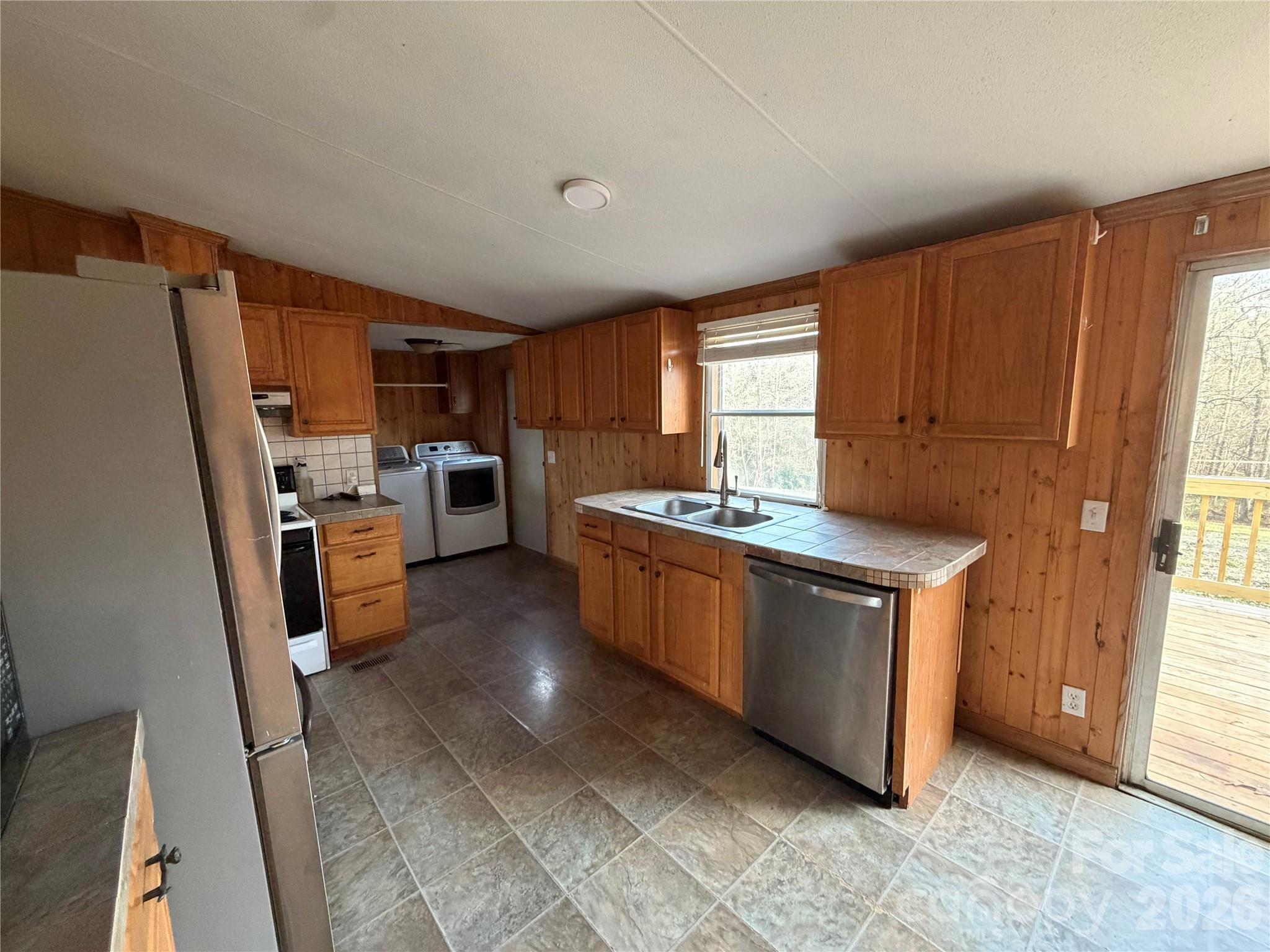 215 Humphrey Road Gastonia, NC 28052 - Photo 5 of 20