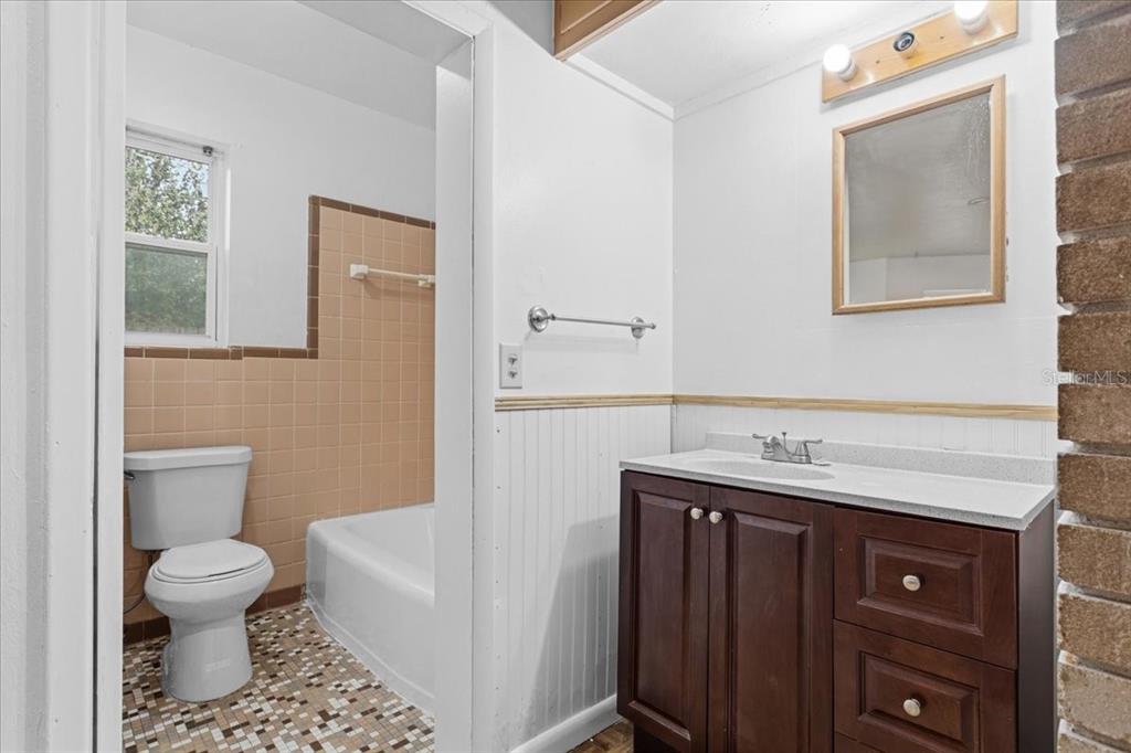 779 Northwest 37th Street Gainesville, FL 32607 - Photo 28 of 40