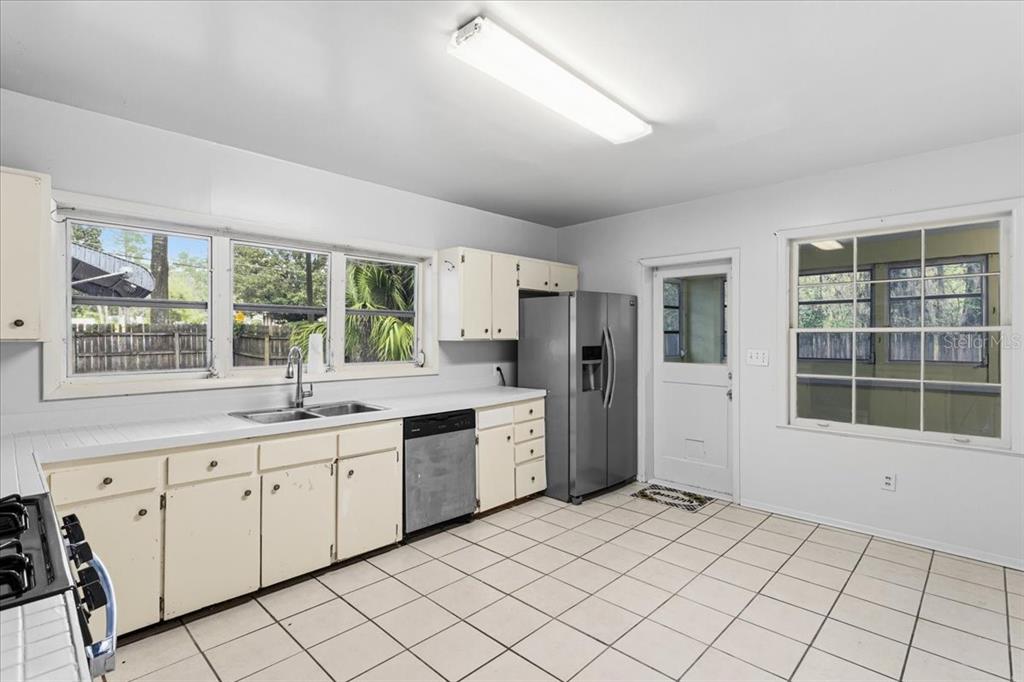 779 Northwest 37th Street Gainesville, FL 32607 - Photo 30 of 40