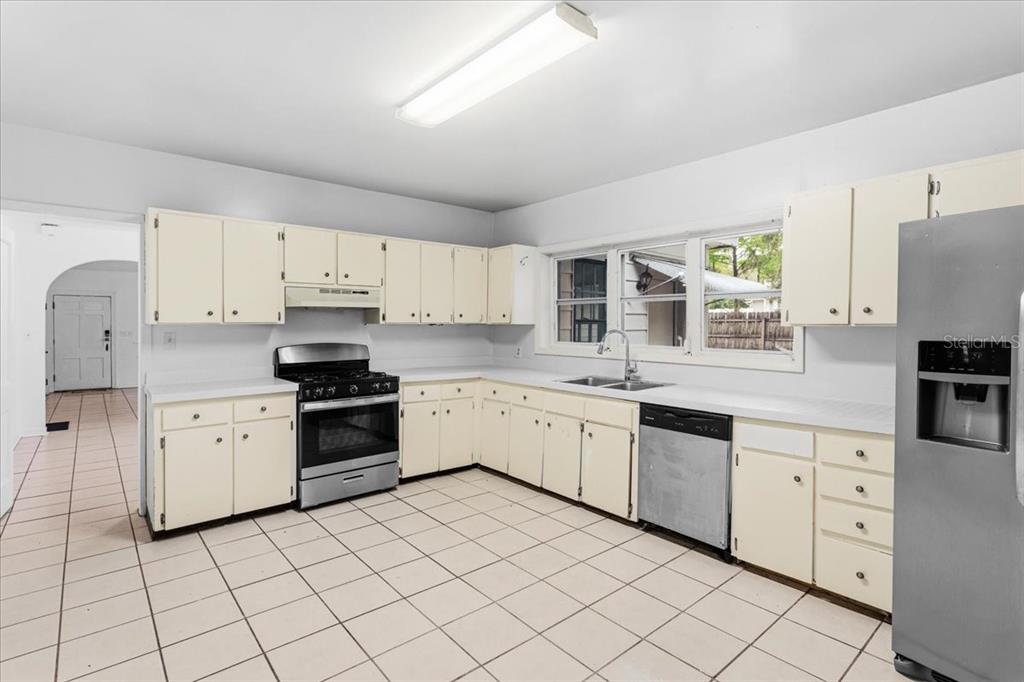 779 Northwest 37th Street Gainesville, FL 32607 - Photo 31 of 40