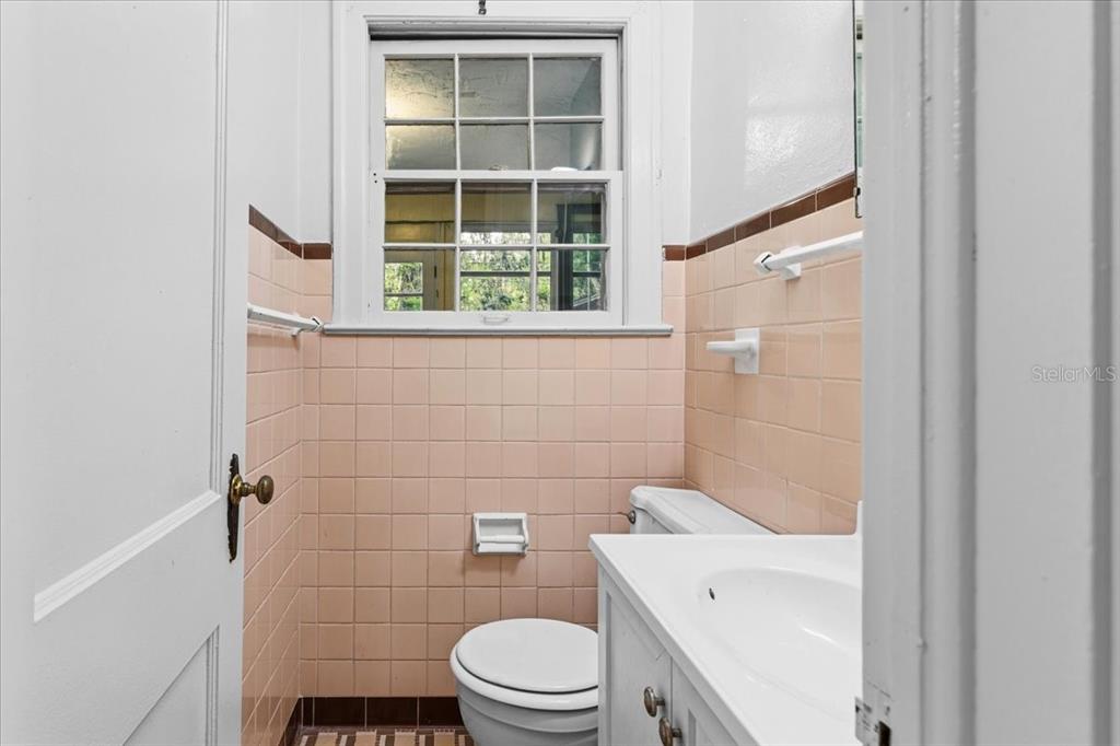 779 Northwest 37th Street Gainesville, FL 32607 - Photo 34 of 40