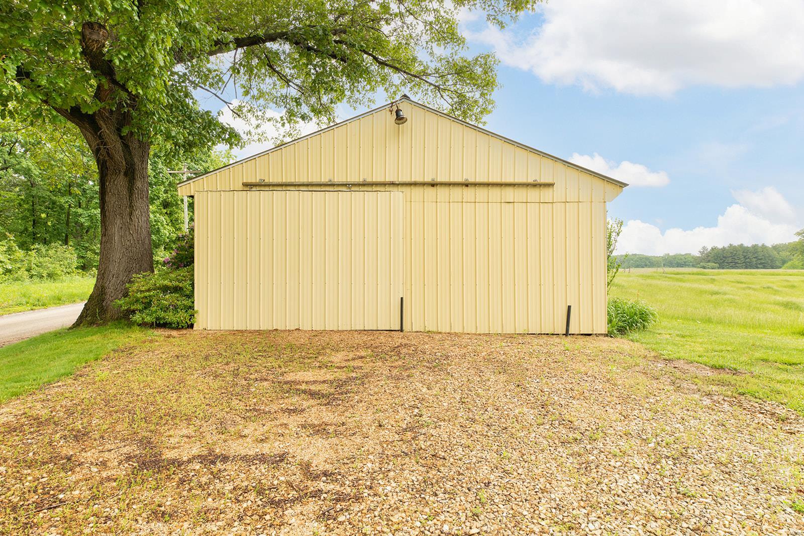 4279 F S Road Shipman, IL 62685 - Photo 13 of 51
