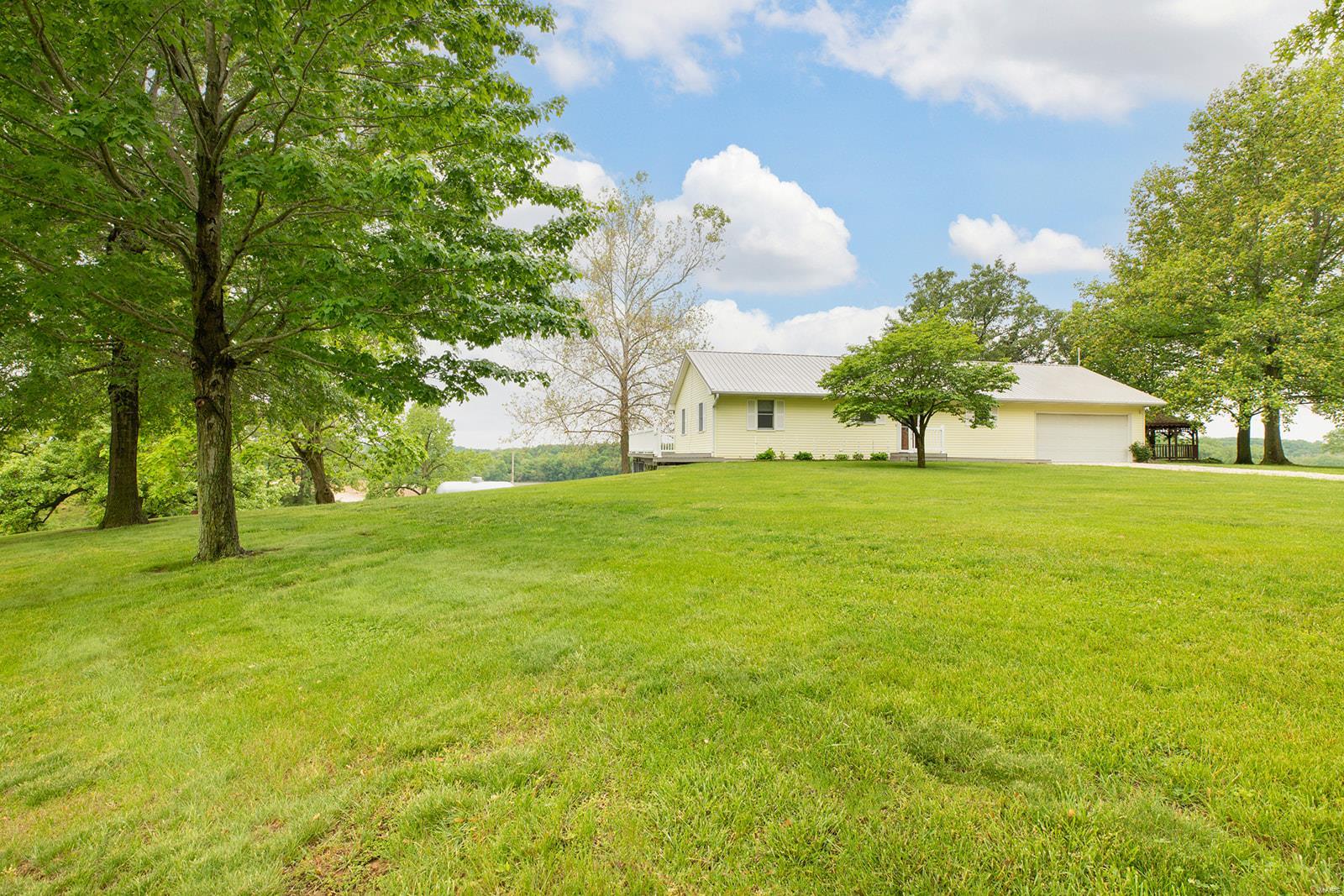 4279 F S Road Shipman, IL 62685 - Photo 3 of 51