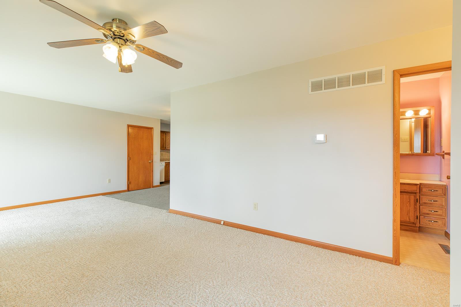 4279 F S Road Shipman, IL 62685 - Photo 34 of 51
