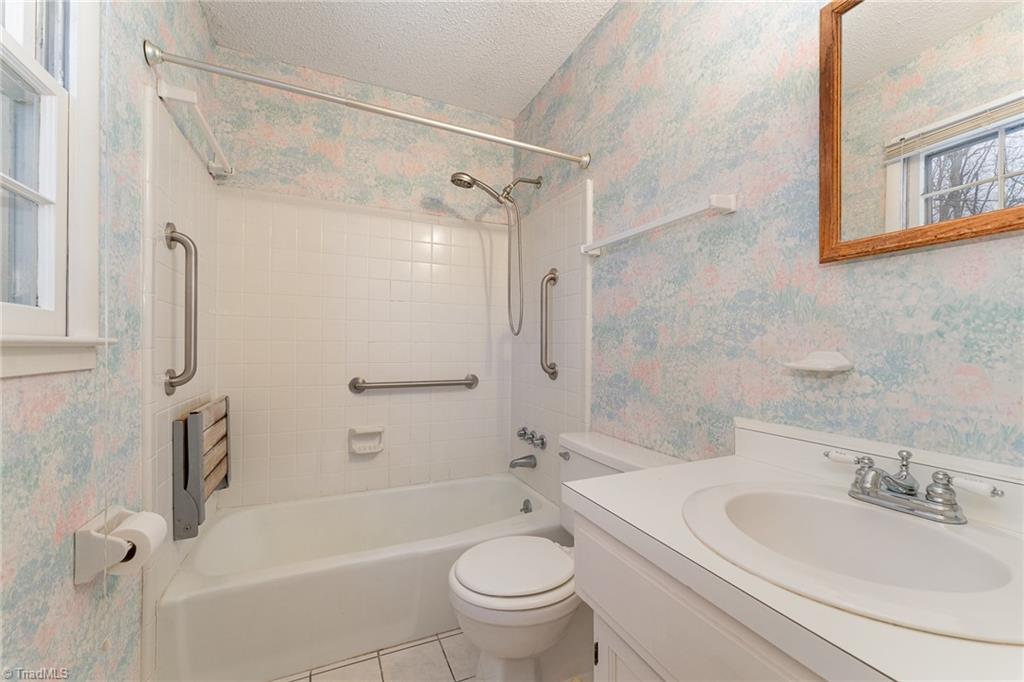 770 Bundaberg Lane Rural Hall, NC 27045 - Photo 16 of 26 Primary Bath