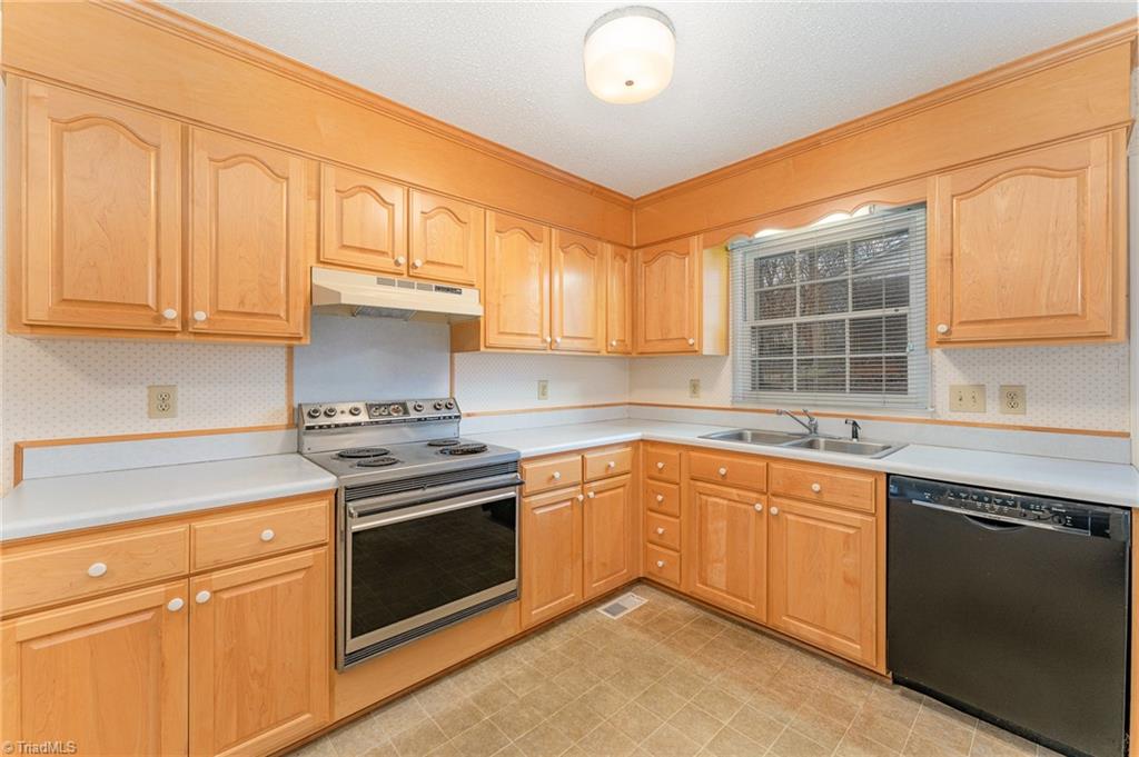 770 Bundaberg Lane Rural Hall, NC 27045 - Photo 10 of 26 Gallery Image 10