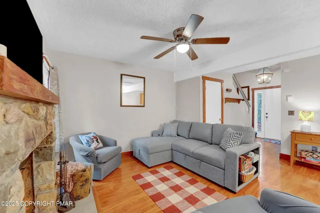 $214,900 | 39 Free Style Lake, Lake Harmony, PA 18624