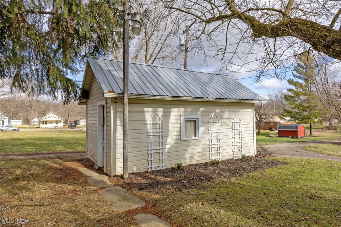 215 Spring Street Willard, OH 44890 - Photo 27 of 31 Gallery Image 27