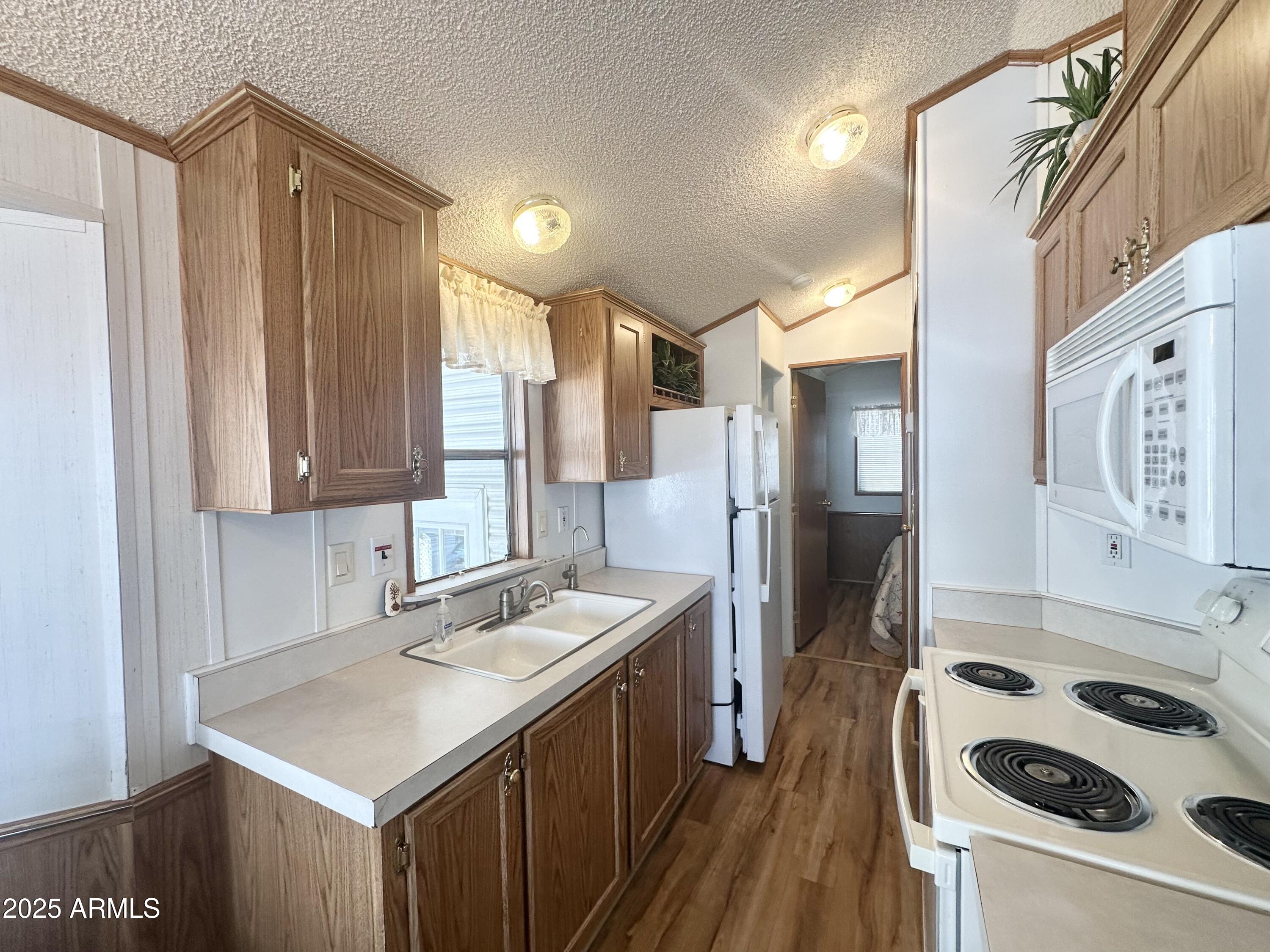 457 South Jasper Drive Apache Junction, AZ 85119 - Photo 13 of 51 KITCHEN