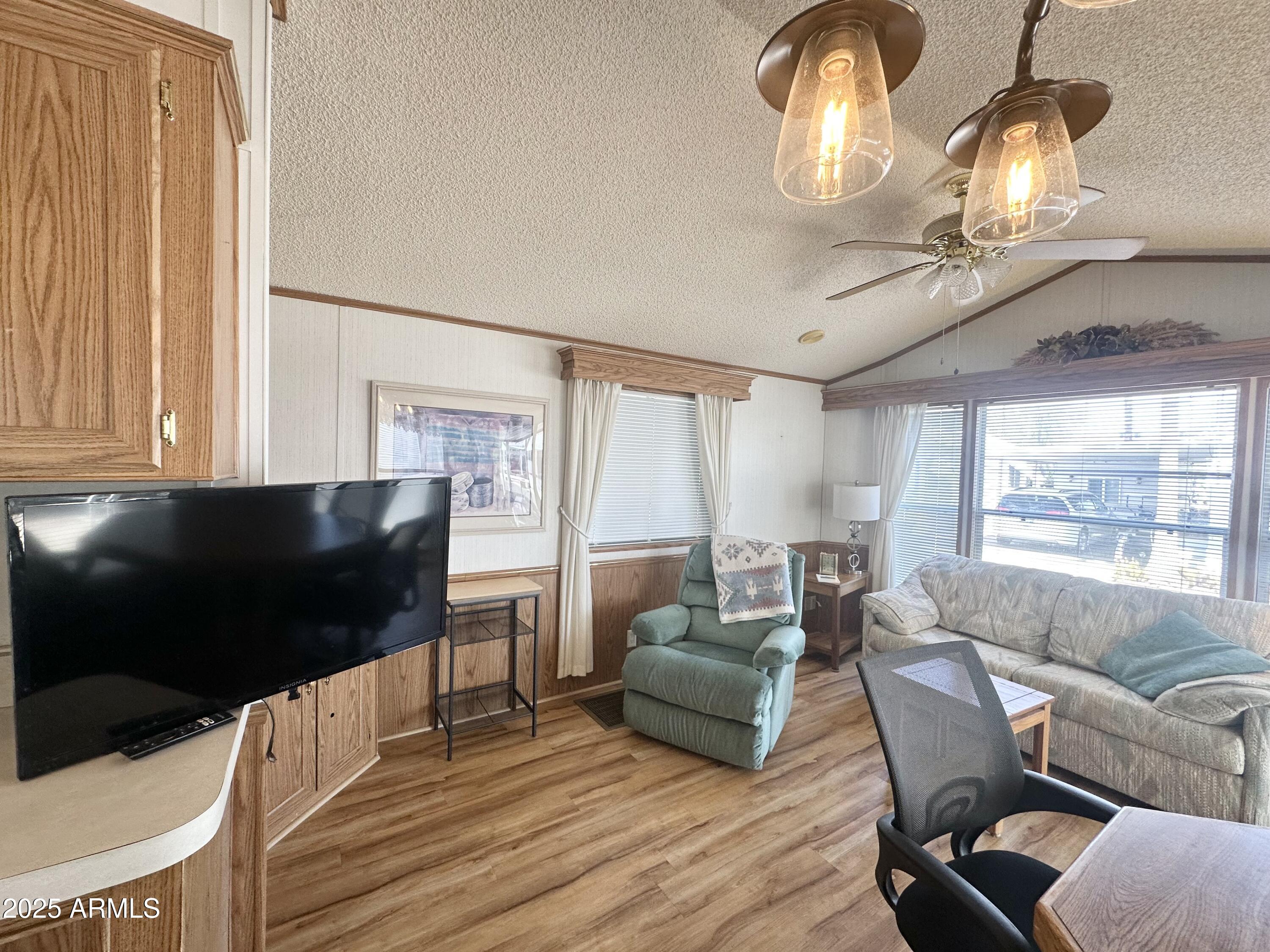 457 South Jasper Drive Apache Junction, AZ 85119 - Photo 6 of 51 WELCOME