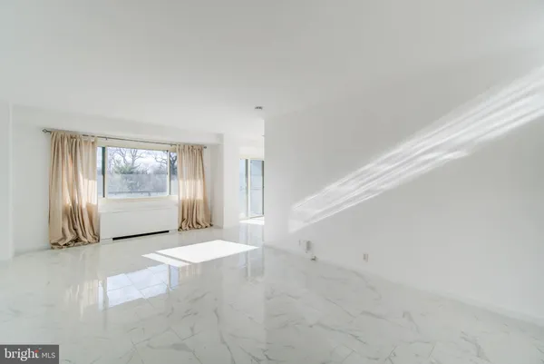 $2,200 | 4201 Cathedral Avenue Northwest, Unit 911W, Washington, DC 20016