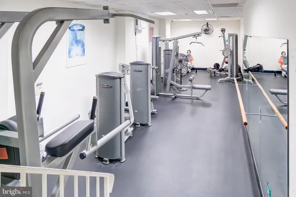 $2,200 | 4201 Cathedral Avenue Northwest, Unit 911W, Washington, DC 20016