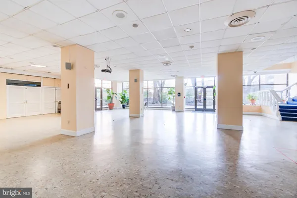 $2,200 | 4201 Cathedral Avenue Northwest, Unit 911W, Washington, DC 20016