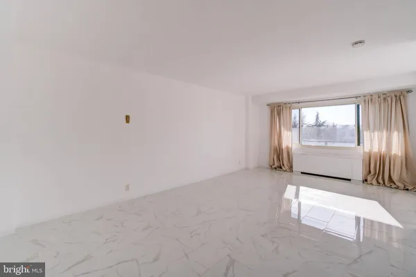 $2,200 | 4201 Cathedral Avenue Northwest, Unit 911W, Washington, DC 20016