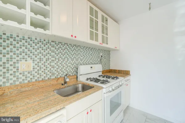 $2,200 | 4201 Cathedral Avenue Northwest, Unit 911W, Washington, DC 20016