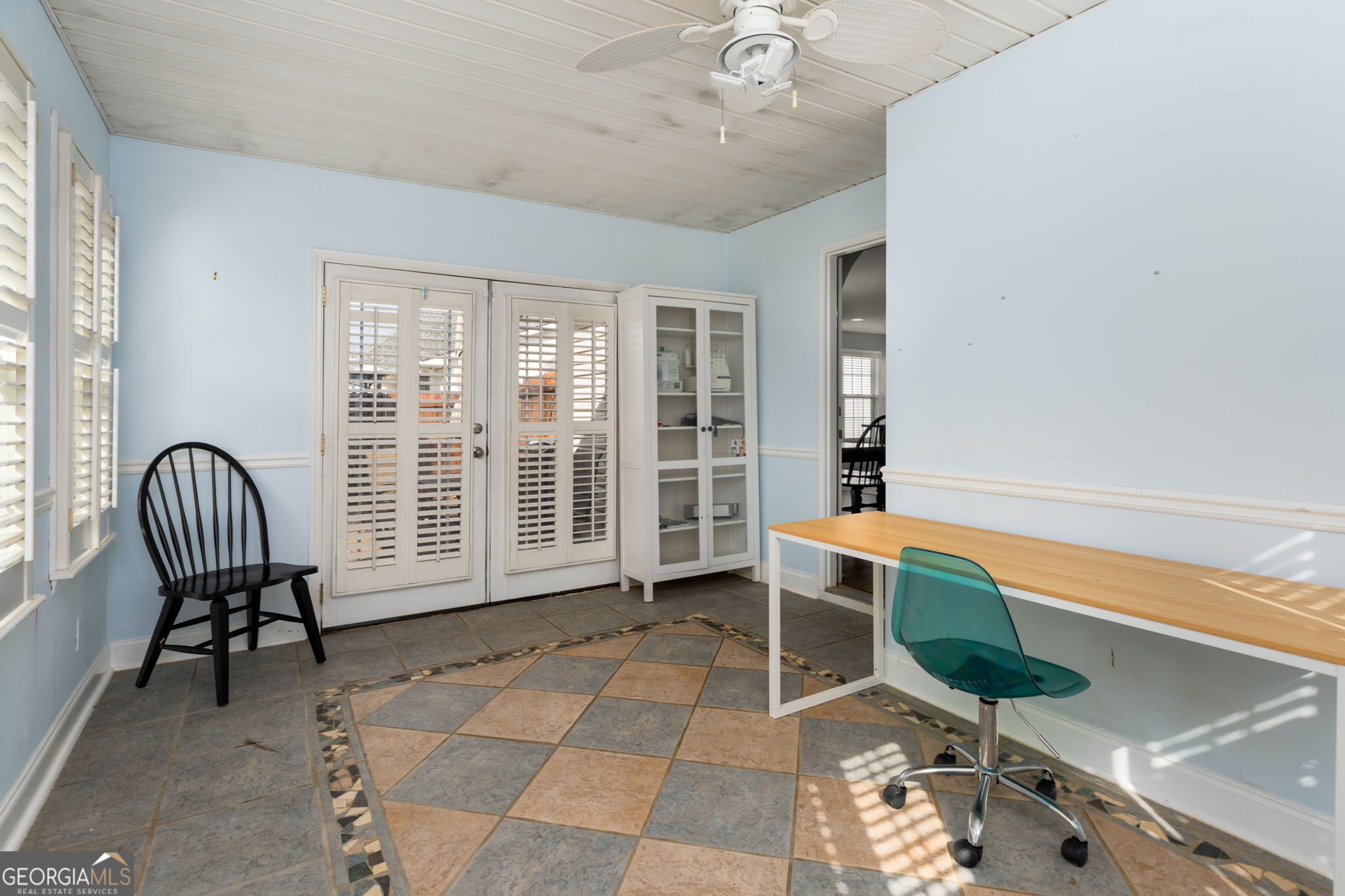 113 Hummingbird Lane Kathleen, GA 31047 - Photo 37 of 44 a room with furniture and a window