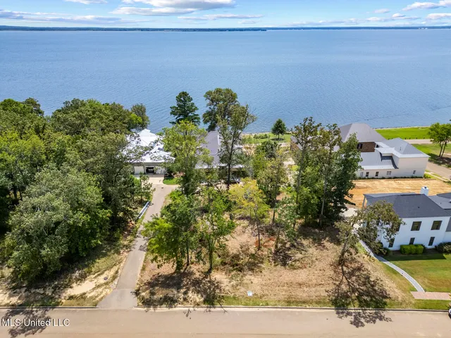 $215,000 | 187 North Natchez Drive, Madison, MS 39110