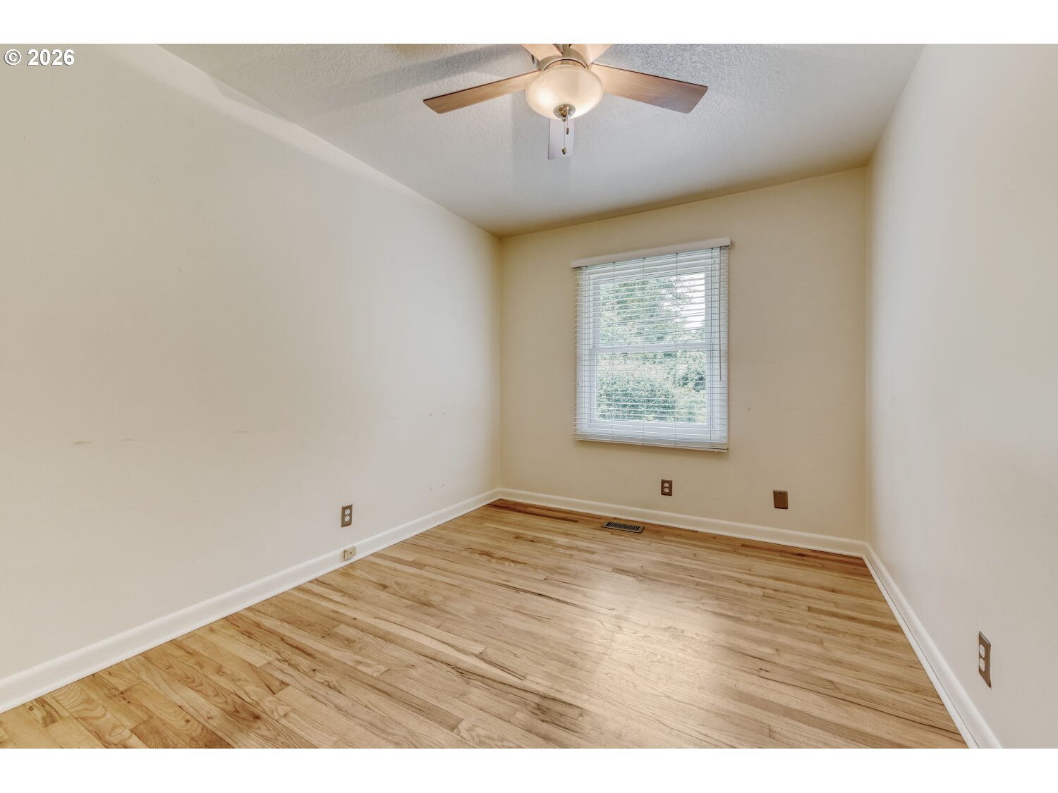 9314 Southwest Terwilliger Boulevard Portland, OR 97219 - Photo 10 of 27