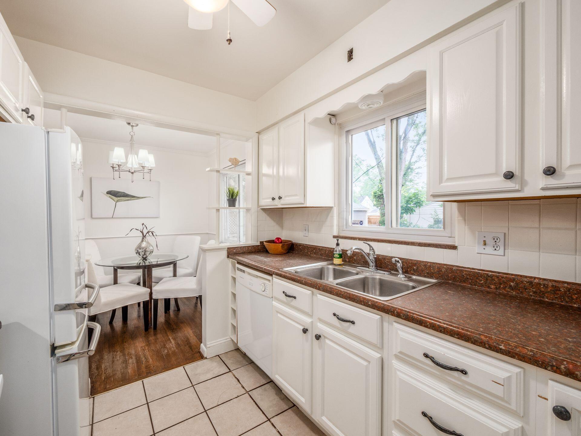 2533 Nottingham Road Columbus, OH 43221 - Photo 10 of 37 Kitchen