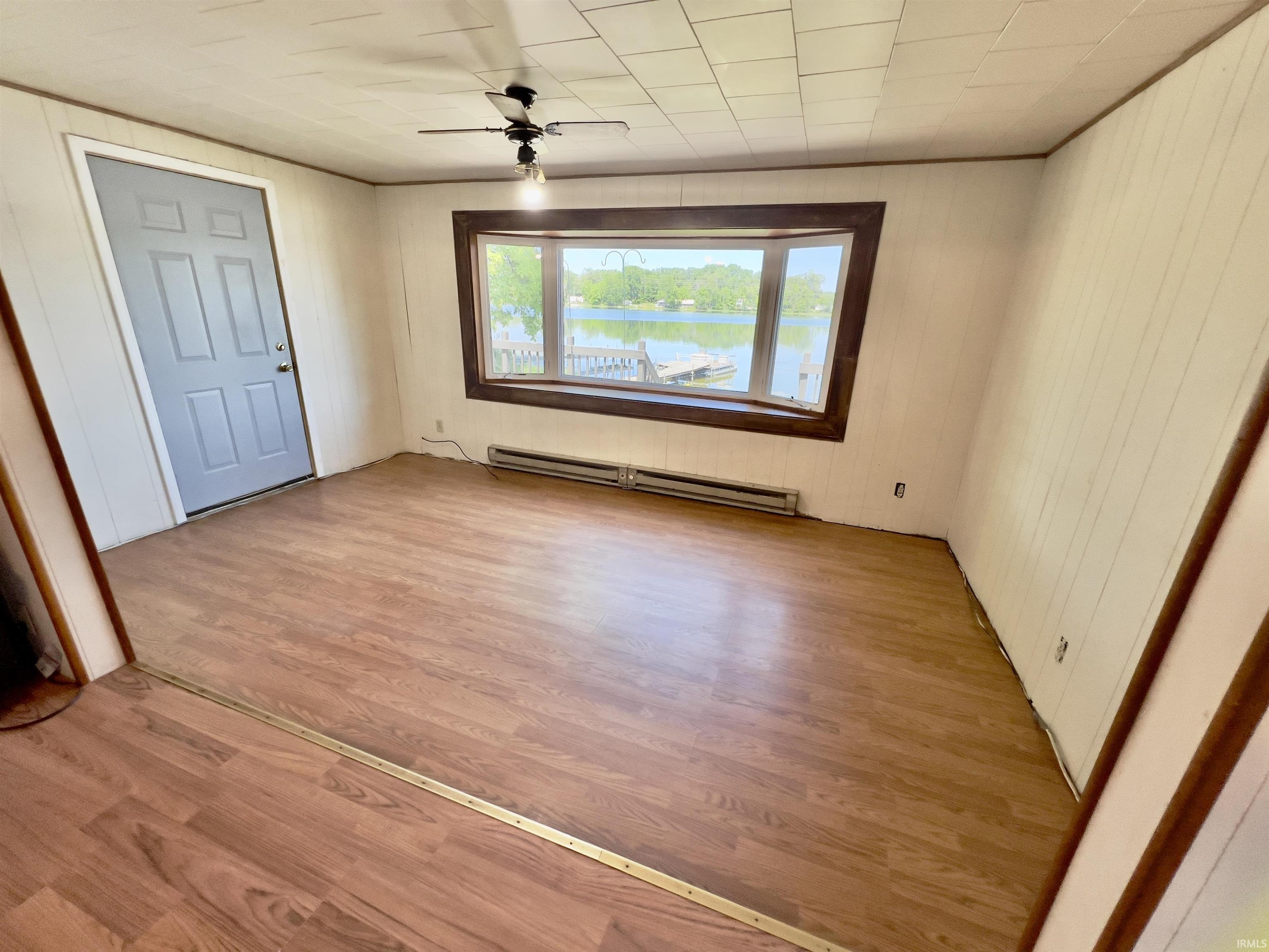 4784 East Shore Park Road Leesburg, IN 46538 - Photo 9 of 37