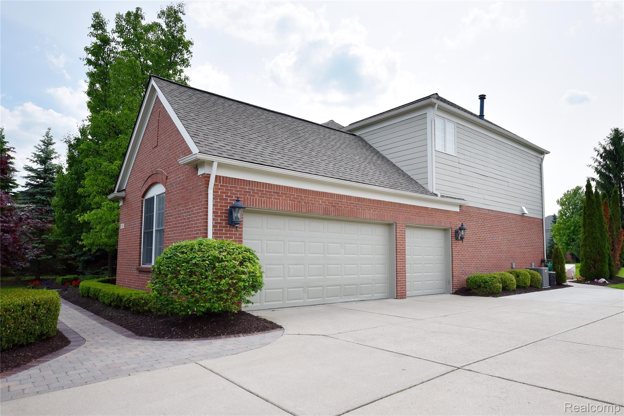 5880 Stonehaven Boulevard Rochester, MI 48306 - Photo 39 of 40 5880 Stonehaven_39.JPG