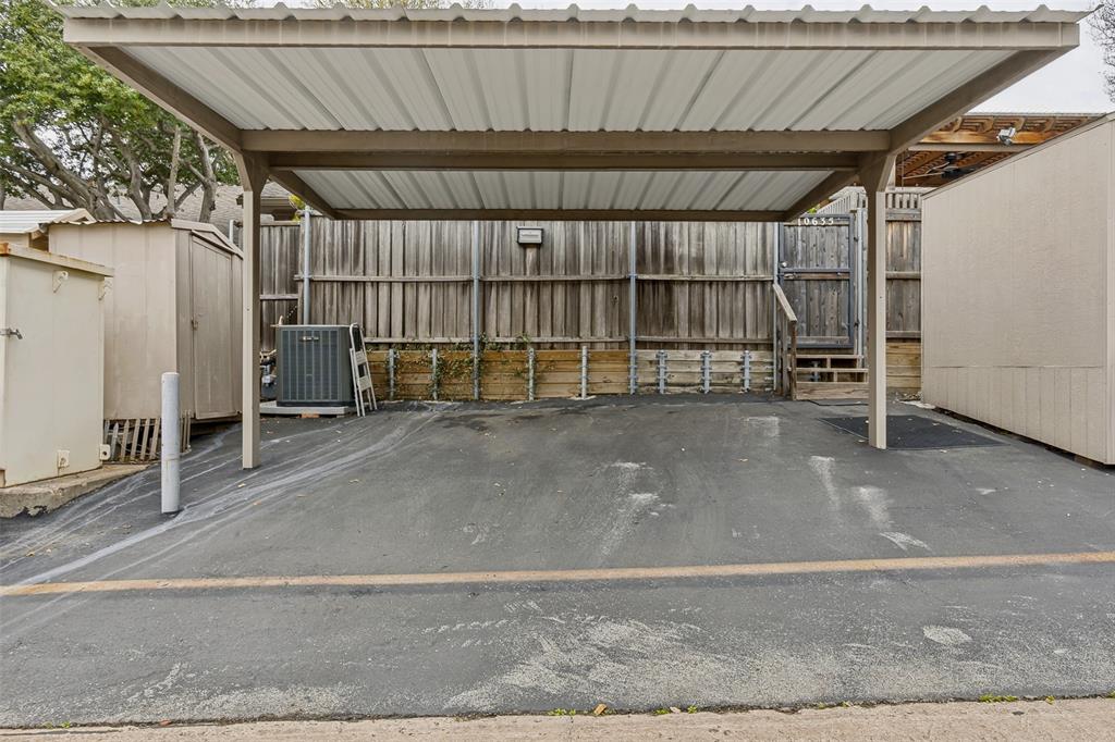 10635 Stone Canyon Road, Unit 19 Dallas, TX 75230 - Photo 22 of 25 a view of outdoor space