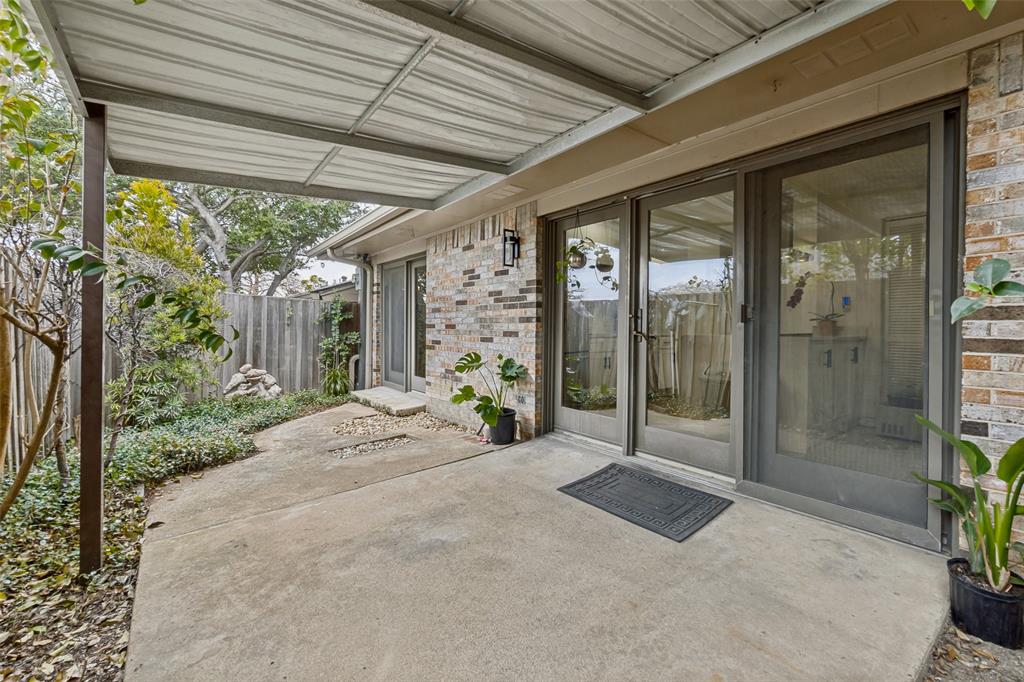 10635 Stone Canyon Road, Unit 19 Dallas, TX 75230 - Photo 23 of 25 a spacious bathroom with a tub and shower