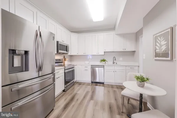 $384,000 | 11564 Rolling Green Court, Unit 12/301B, Reston, VA 20191