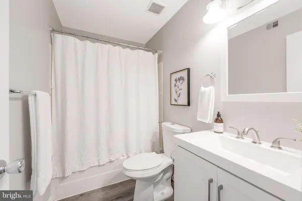 $384,000 | 11564 Rolling Green Court, Unit 12/301B, Reston, VA 20191