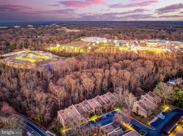 $384,000 | 11564 Rolling Green Court, Unit 12/301B, Reston, VA 20191