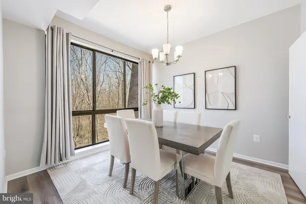 $384,000 | 11564 Rolling Green Court, Unit 12/301B, Reston, VA 20191