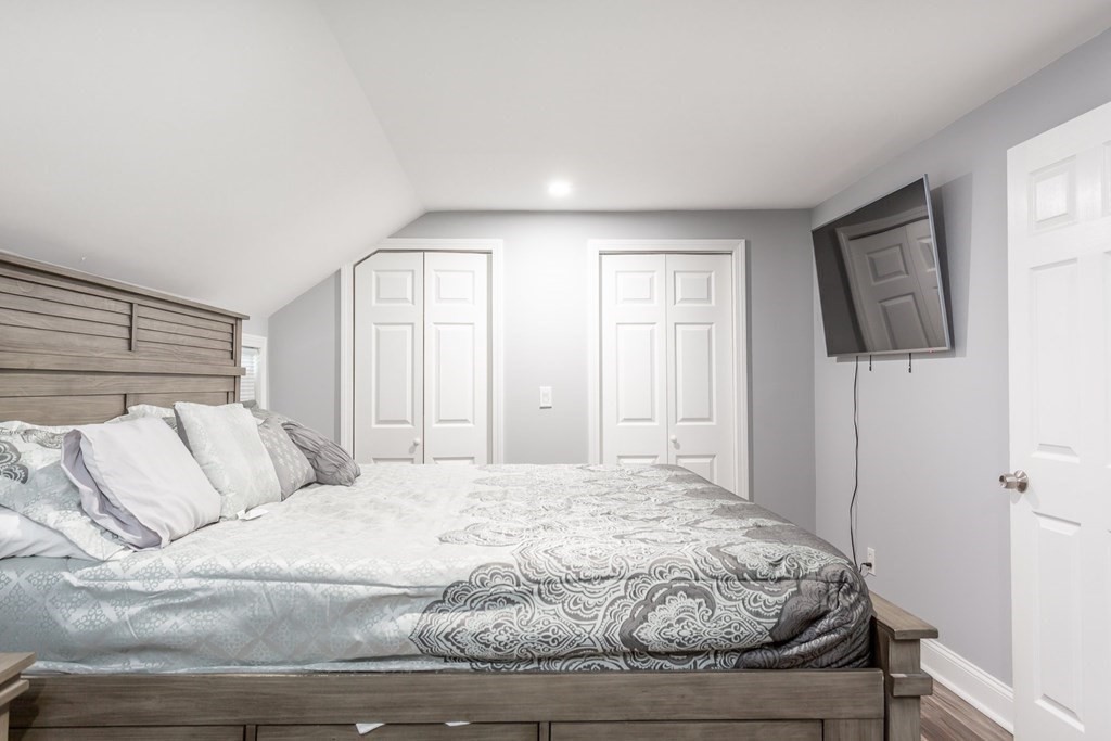 8 Perry Street Fairhaven, MA 02719 - Photo 8 of 18 Gallery Image 8