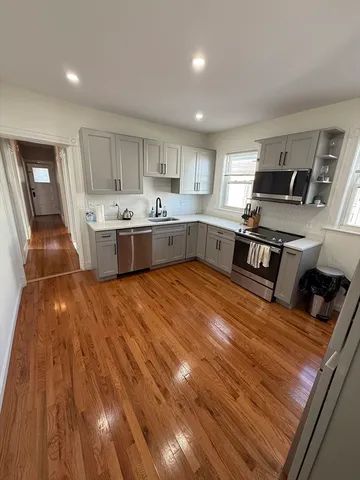 $2,950 | 126 Neponset Avenue, Unit 3, Boston, MA 02122