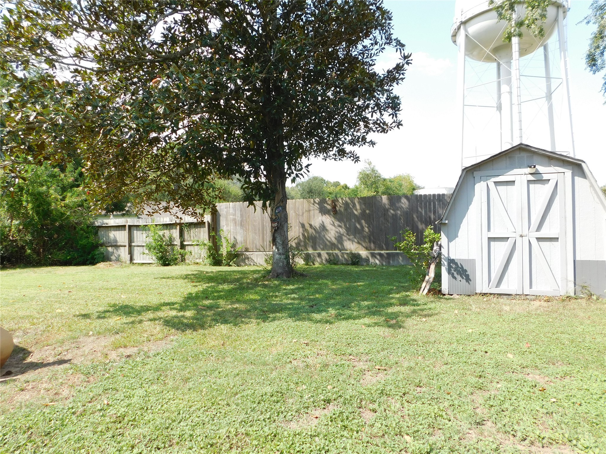 5003 Apple Springs Drive Pearland, TX 77584 - Photo 28 of 29 a view of a house with a yard