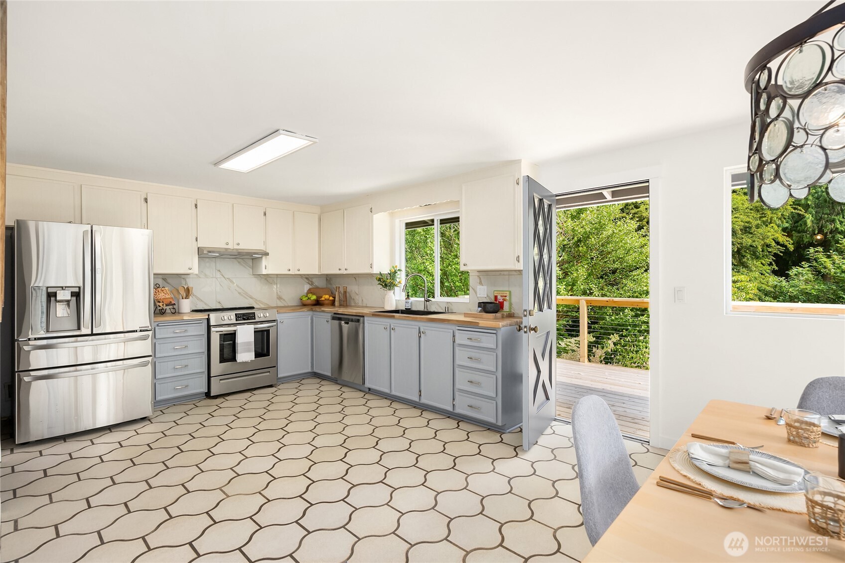 10376 Northeast Winther Road Bainbridge Island, WA 98110 - Photo 18 of 40 Gallery Image 18