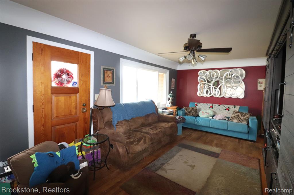 6750 Trumble Road St. Clair, MI 48079 - Photo 8 of 44