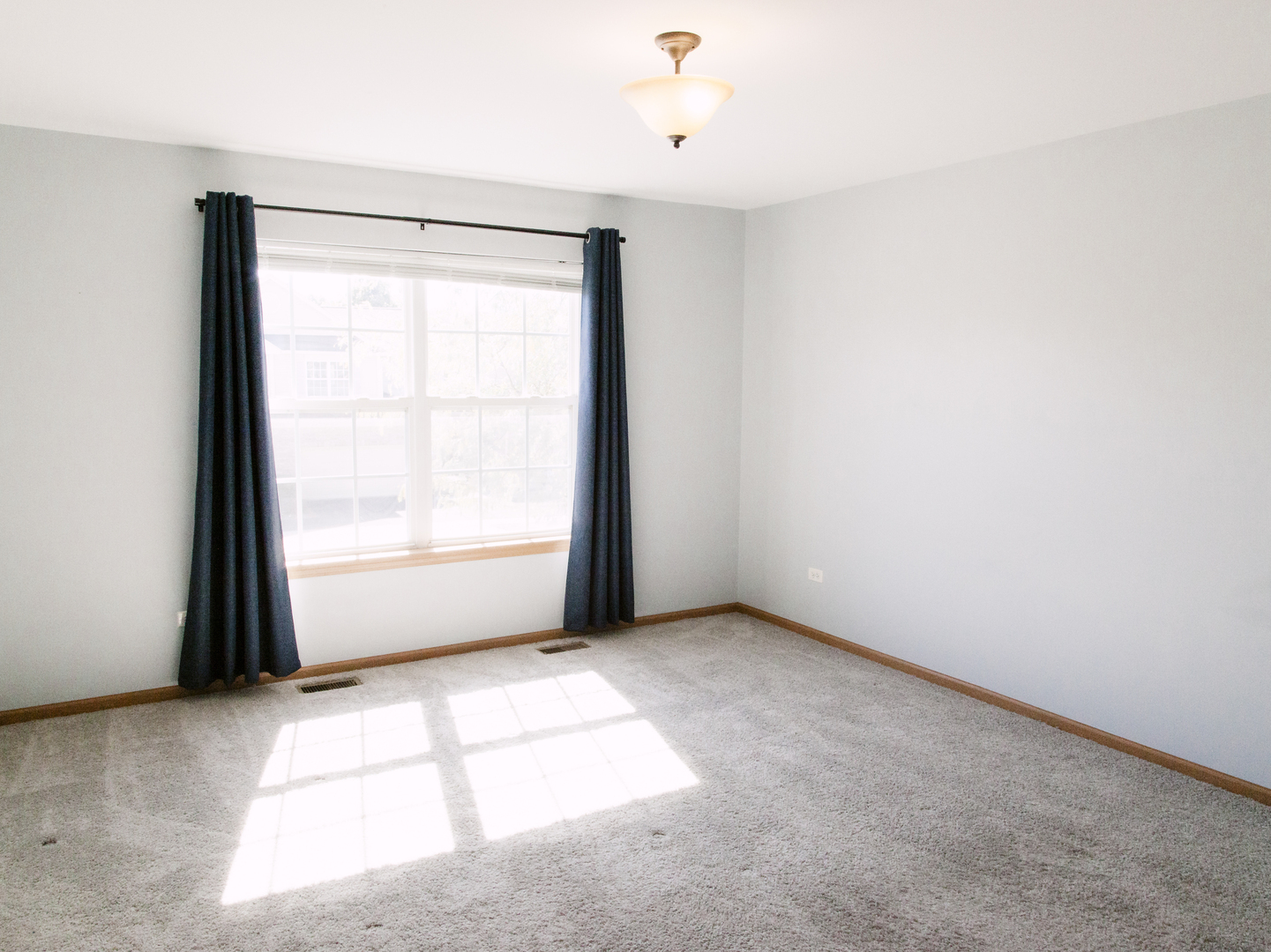 1533 Keystone Court Elgin, IL 60120 - Photo 11 of 16 a view of an empty room with a window