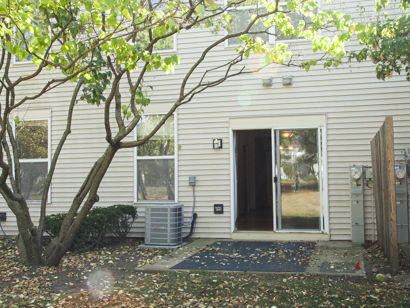 1533 Keystone Court Elgin, IL 60120 - Photo 16 of 16 a front view of a house