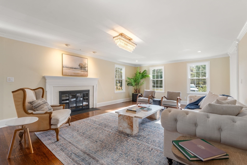 39 Westerly Road Weston, MA 02493 - Photo 11 of 40 Gallery Image 11