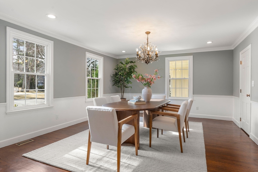 39 Westerly Road Weston, MA 02493 - Photo 12 of 40 Gallery Image 12