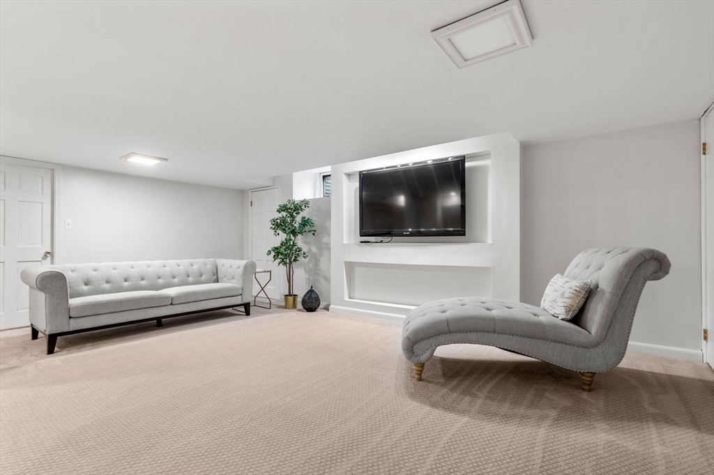 39 Westerly Road Weston, MA 02493 - Photo 33 of 40 Gallery Image 33