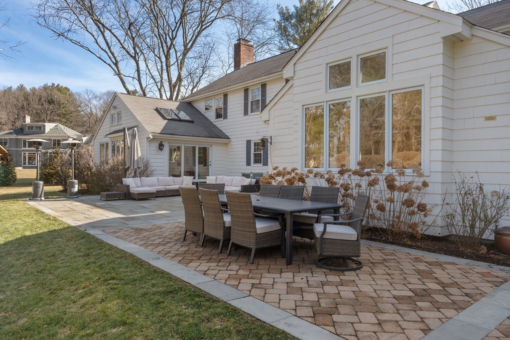 39 Westerly Road Weston, MA 02493 - Photo 38 of 40 Gallery Image 38