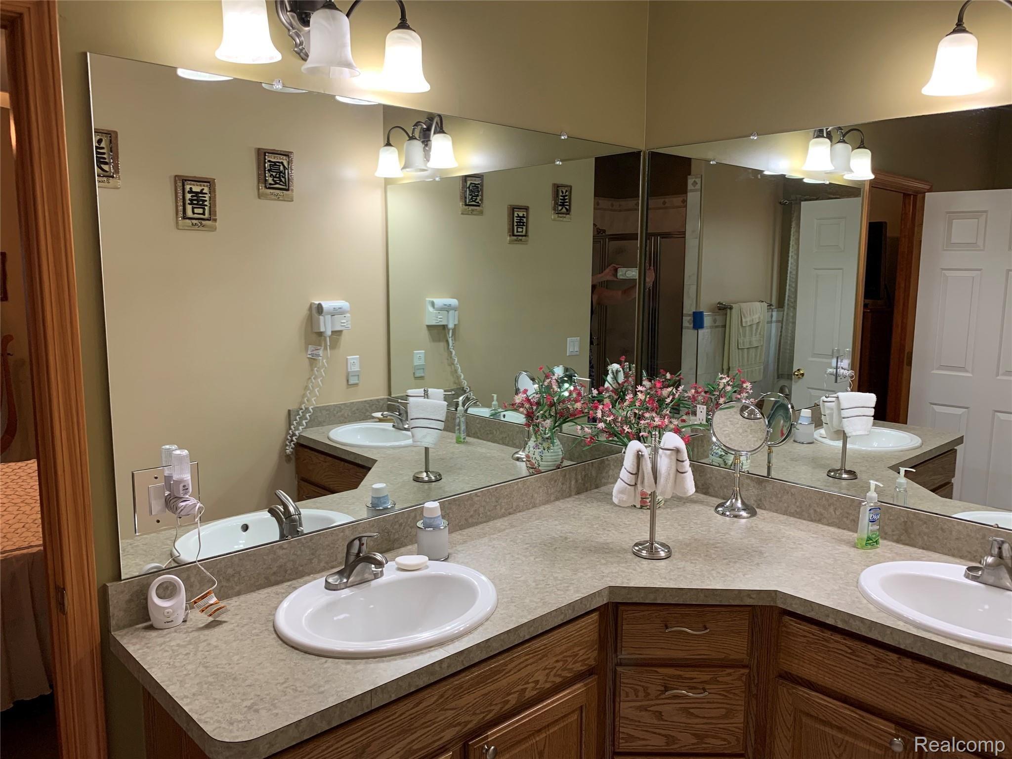 28838 King Road Romulus, MI 48174 - Photo 28 of 50 IMG_3063.jpg