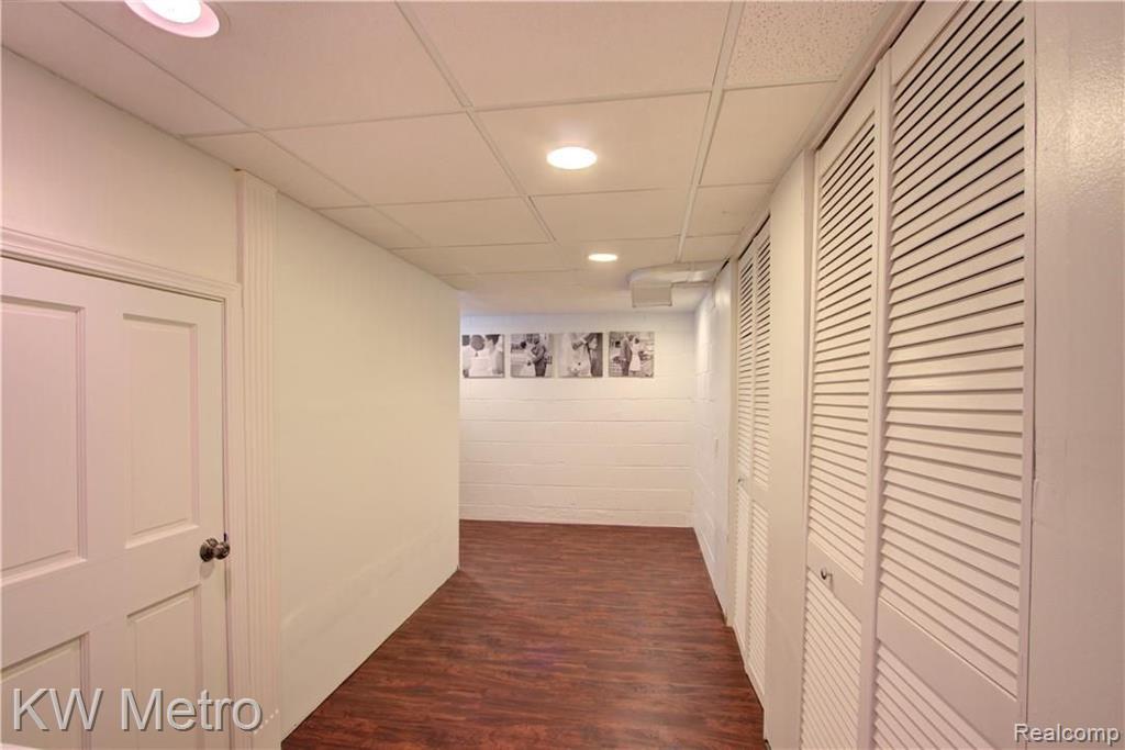 1800 Hampton Road Grosse Pointe Woods, MI 48236 - Photo 27 of 35