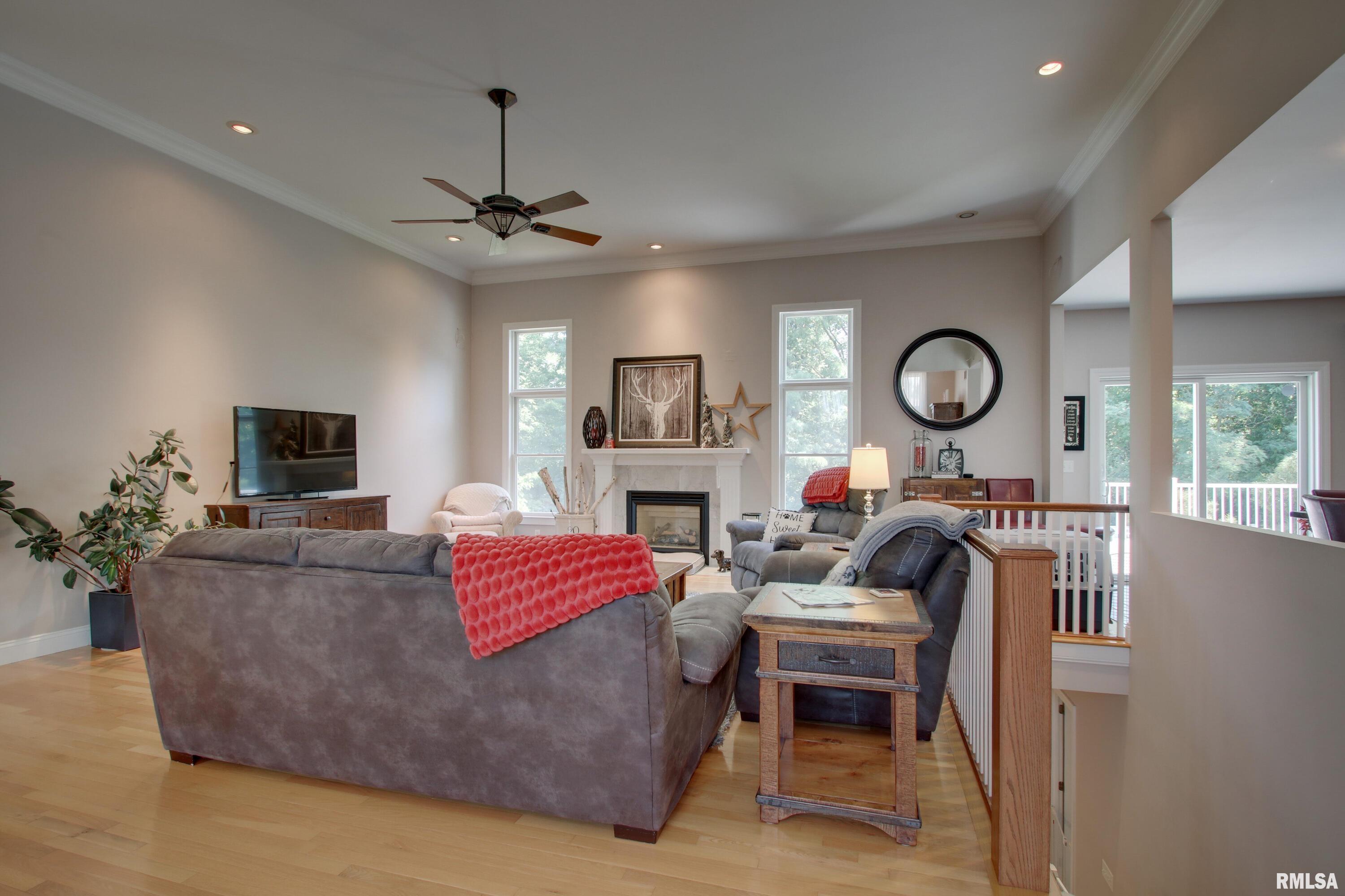 4121 Abbey Ridge Court Quincy, IL 62305 - Photo 3 of 27 Gallery Image 3