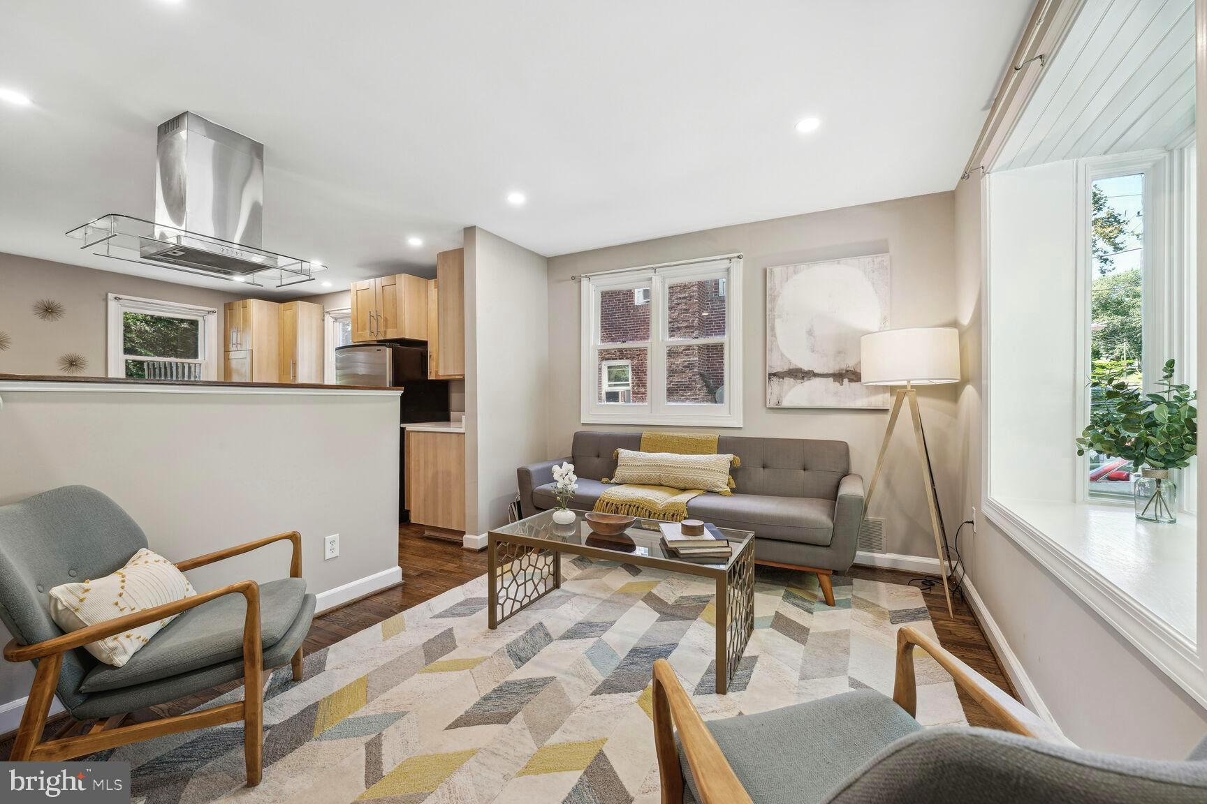 6982 Fairfax Drive Arlington, VA 22213 - Photo 2 of 28