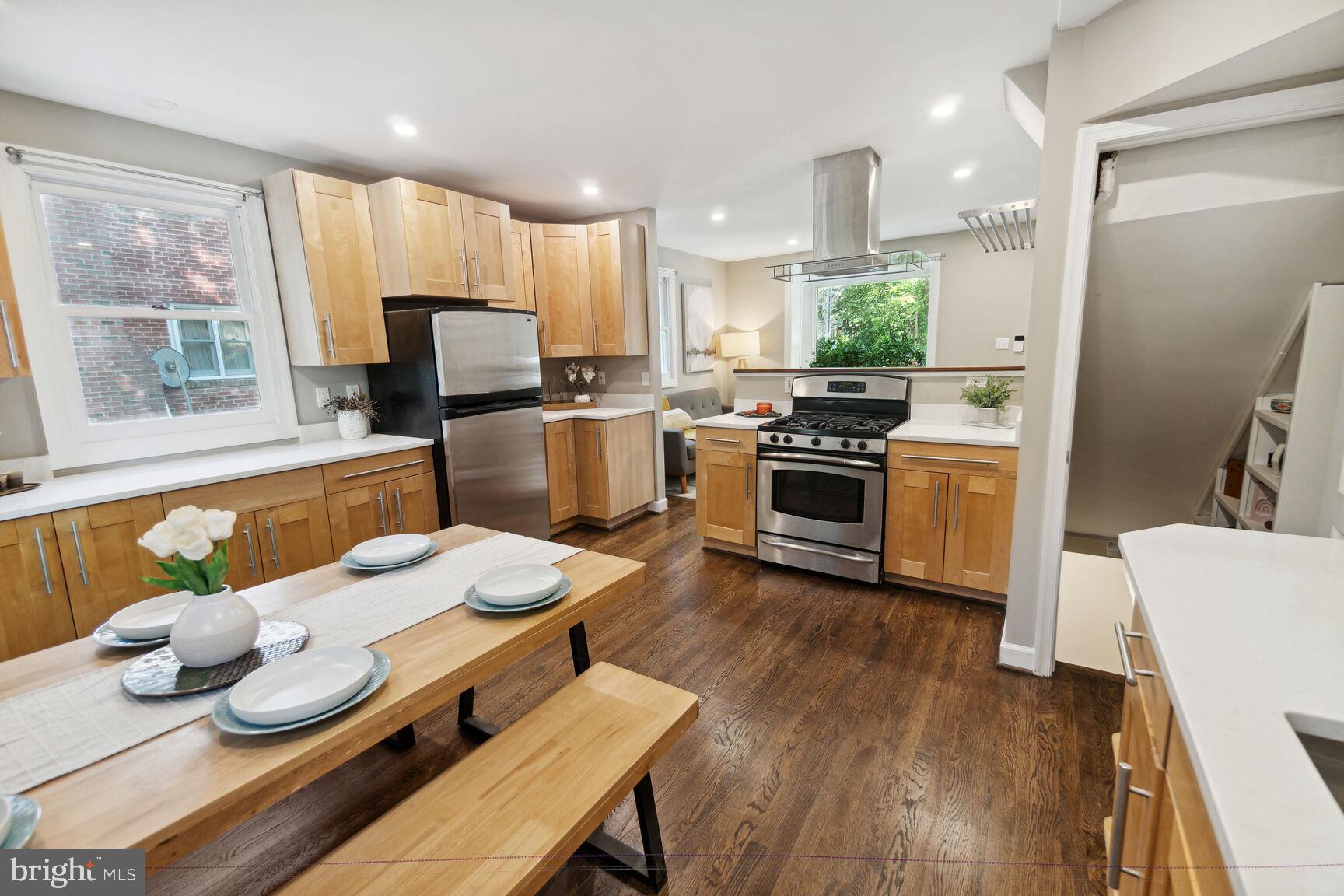 6982 Fairfax Drive Arlington, VA 22213 - Photo 6 of 28