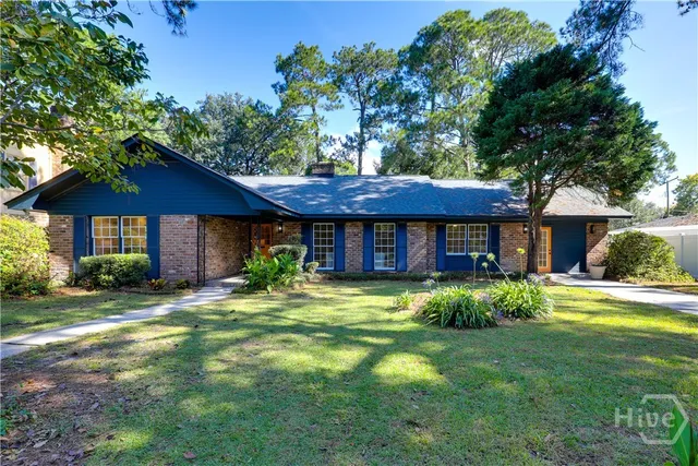 $3,250 | 106 East 57th Street, Savannah, GA 31405