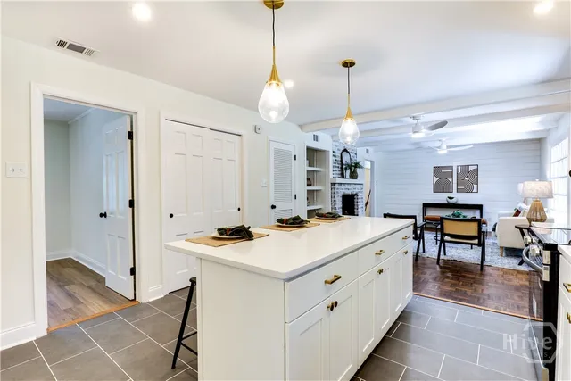 $3,250 | 106 East 57th Street, Savannah, GA 31405